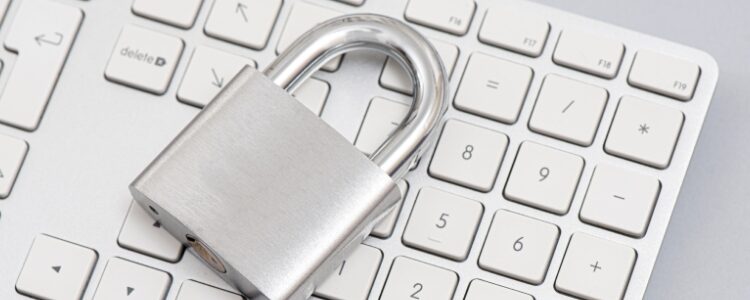 2023August30Apple A haAdfl Easy ways to lock your Mac when you’re away from keyboard