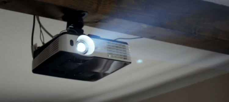 Screenshot 2024 08 14 at 20.54.48 1024x334 cxyxMw Tips on choosing a projector for your business